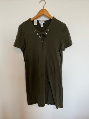 Carmen Marc Valvo Olive Lace-Up Short Sleeve dress 100% cotton